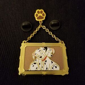Disney Dogs Pin Two Puppies Snuggling 101 Dalmatians Picture Frame Dangle Blind